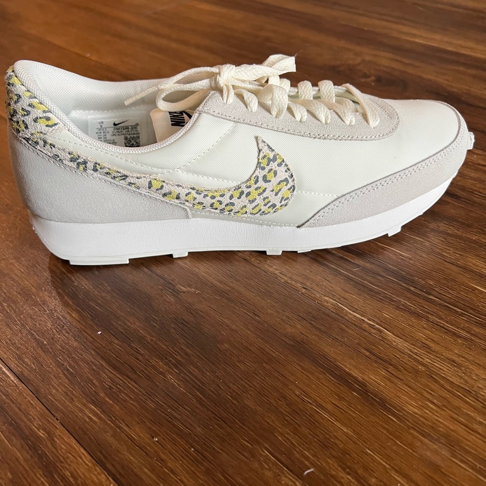 Nike sneaker - Picture 4 of 5